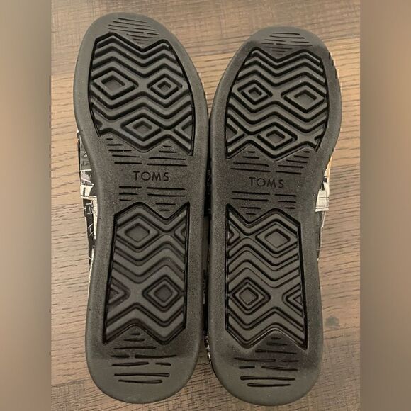 Tom’s x Star Wars Limited Edition Black Star Wars Darth Vader Print Classic - Picture 6 of 8